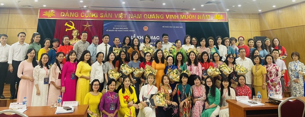 Hanoi training course improves overseas Vietnamese teachers’ pedagogic skills